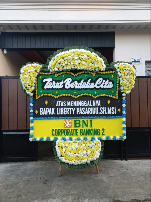 Papan Bunga Duka di Tambun Nabolon