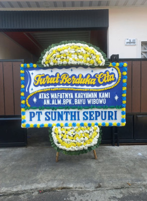 Papan Bunga Duka di Tambun Nabolon