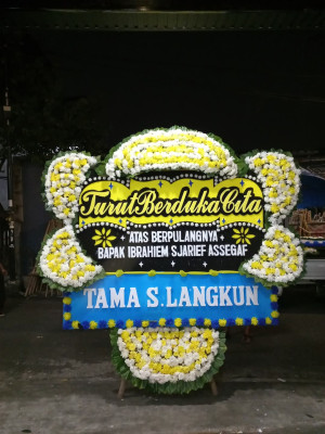 Papan Bunga Duka di Tambun Nabolon