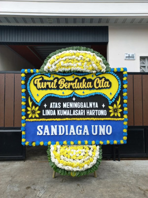 Papan Bunga Duka di Tambun Nabolon