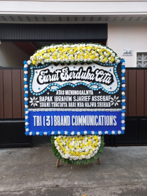 Papan Bunga Duka di Tambun Nabolon